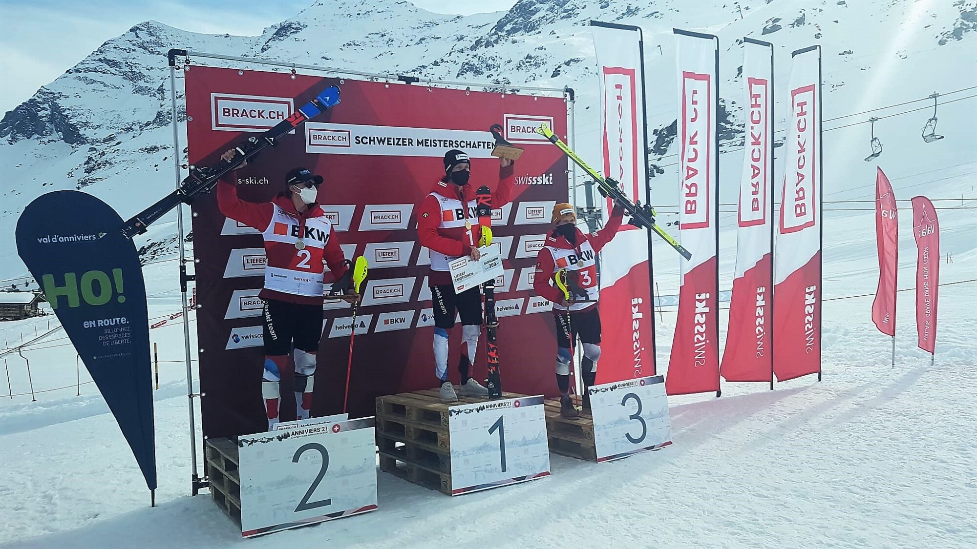 Sandro Simonet holt Gold in der Kombination